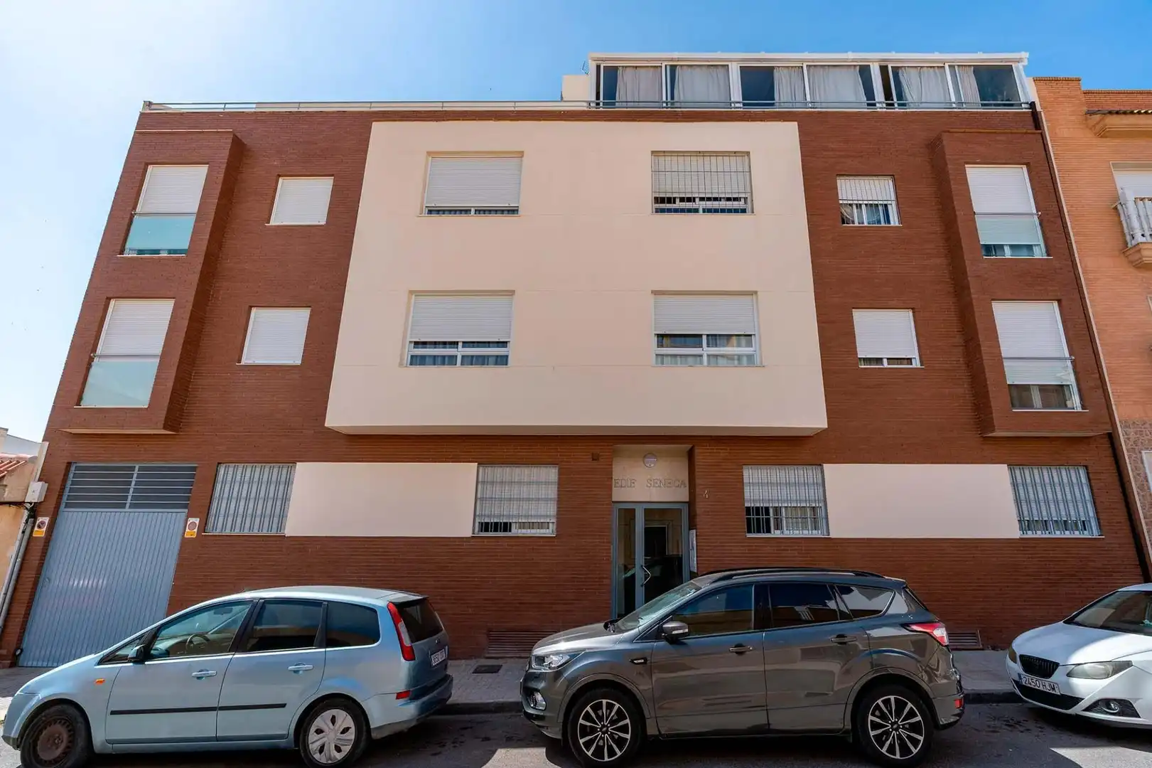 Vista exterior de Piso en venta en El Ejido con Aire acondicionado, Terraza y Amueblado