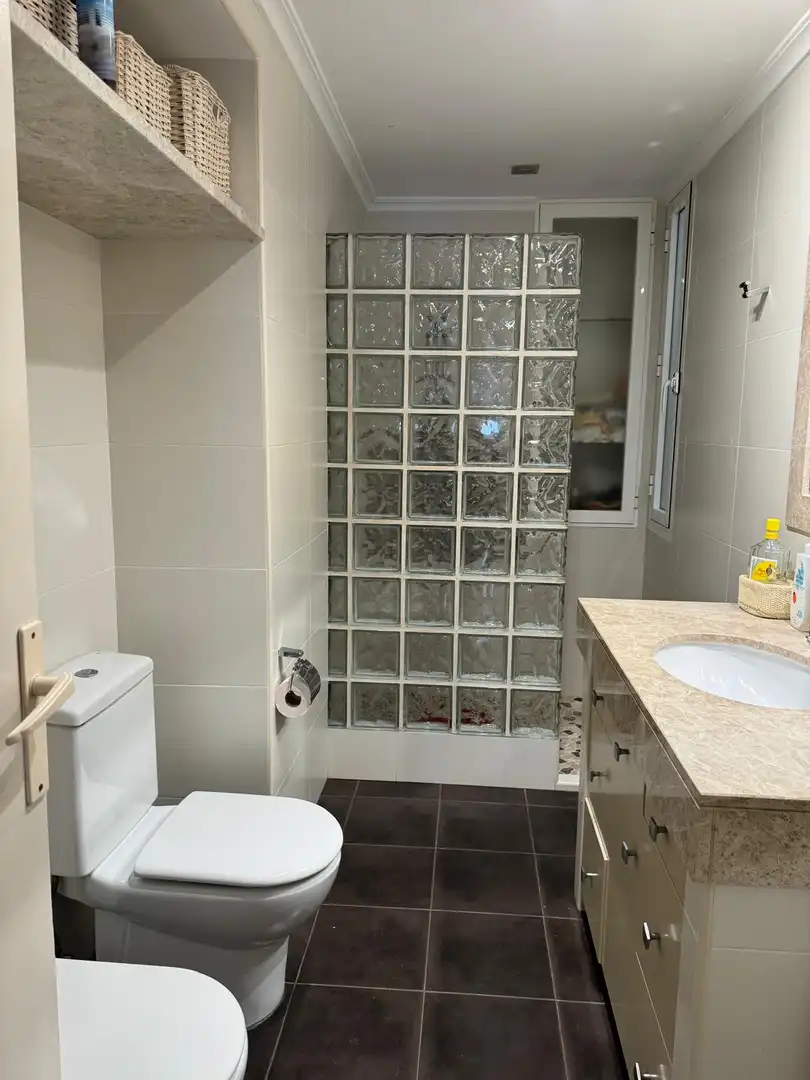Bany de Casa o xalet en venda en Alcázar de San Juan amb Calefacció, Terrassa i Balcó