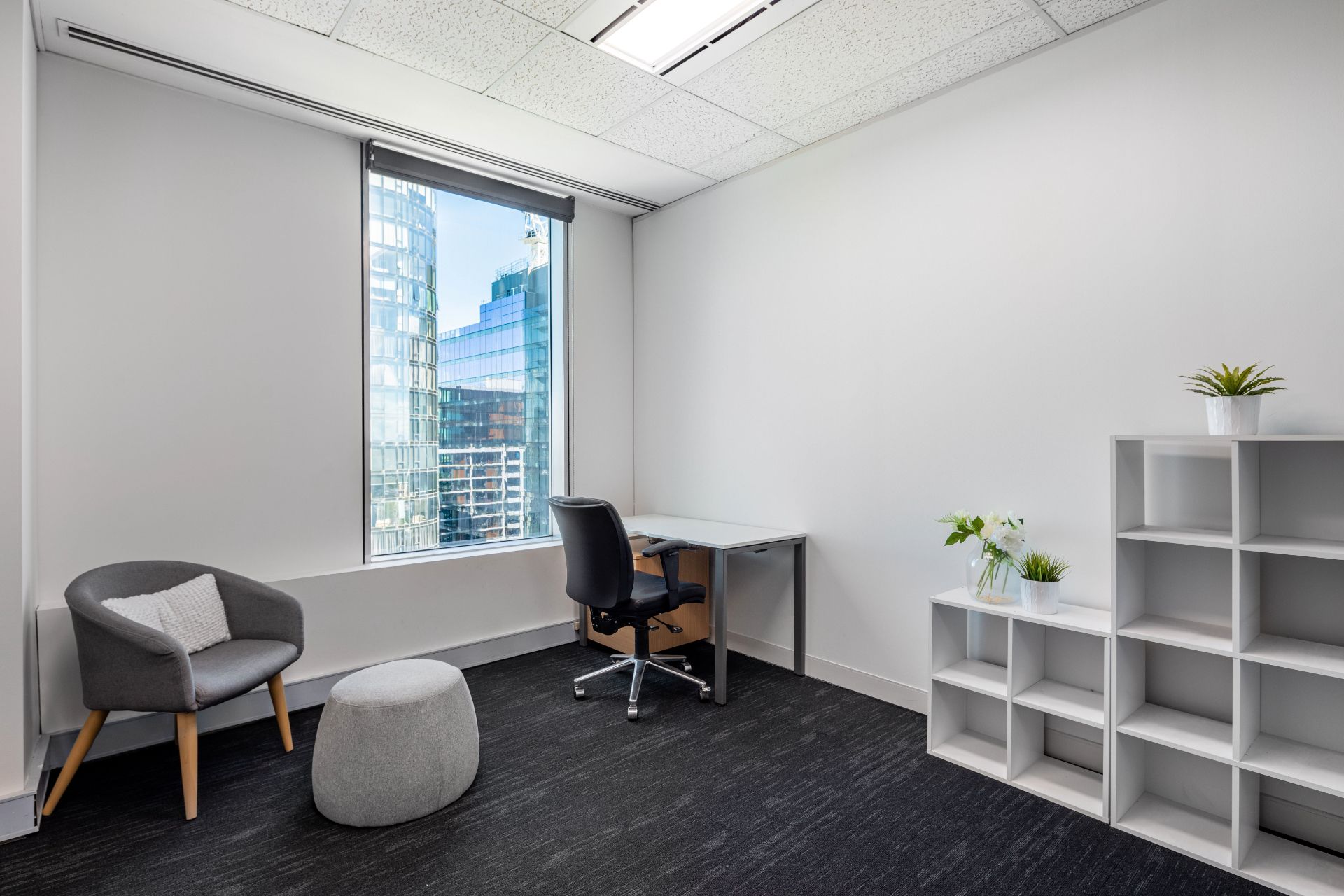 Office to rent in  Valencia Capital  with Air Conditioner, Heating and Furnished