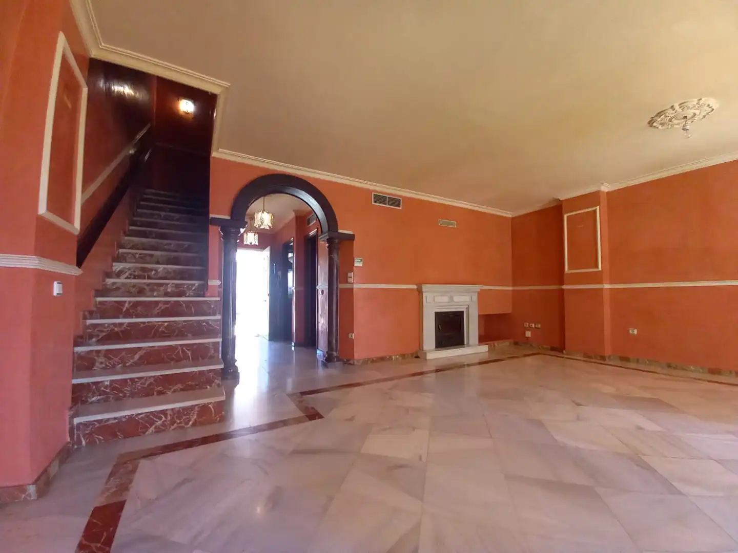 Casa adosada en venta en Huelva con Aire acondicionado, Calefacción y Jardín privado