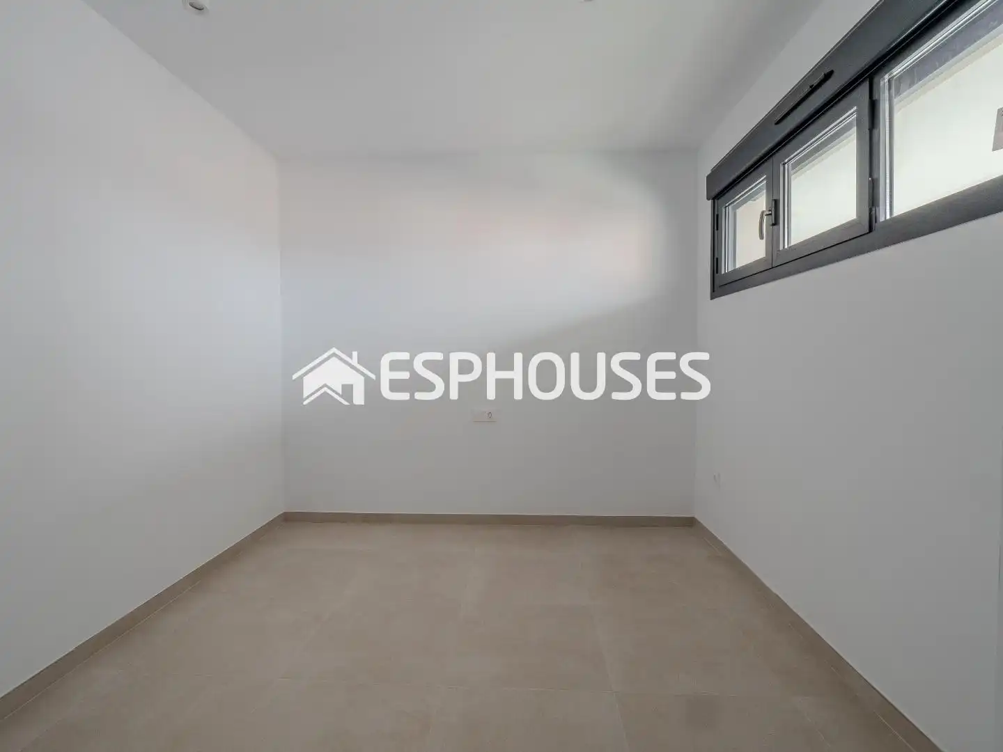 Habitación de Piso en venta en Alicante / Alacant con Trastero, Balcón y Piscina comunitaria