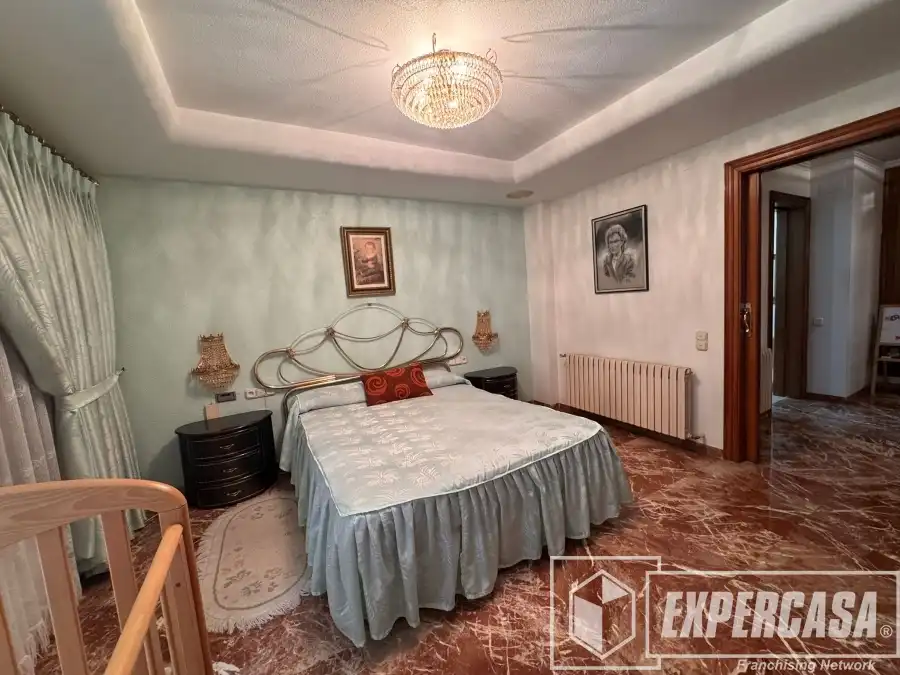 Habitación de Casa o chalet en venta en Burjassot con Aire acondicionado, Calefacción y Terraza