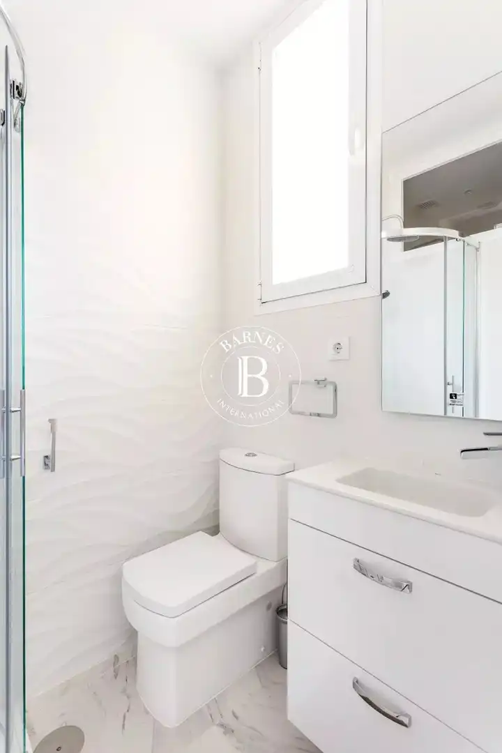 Bathroom of Flat for sale in Madrid  with Air Conditioner, Heating and Furnished