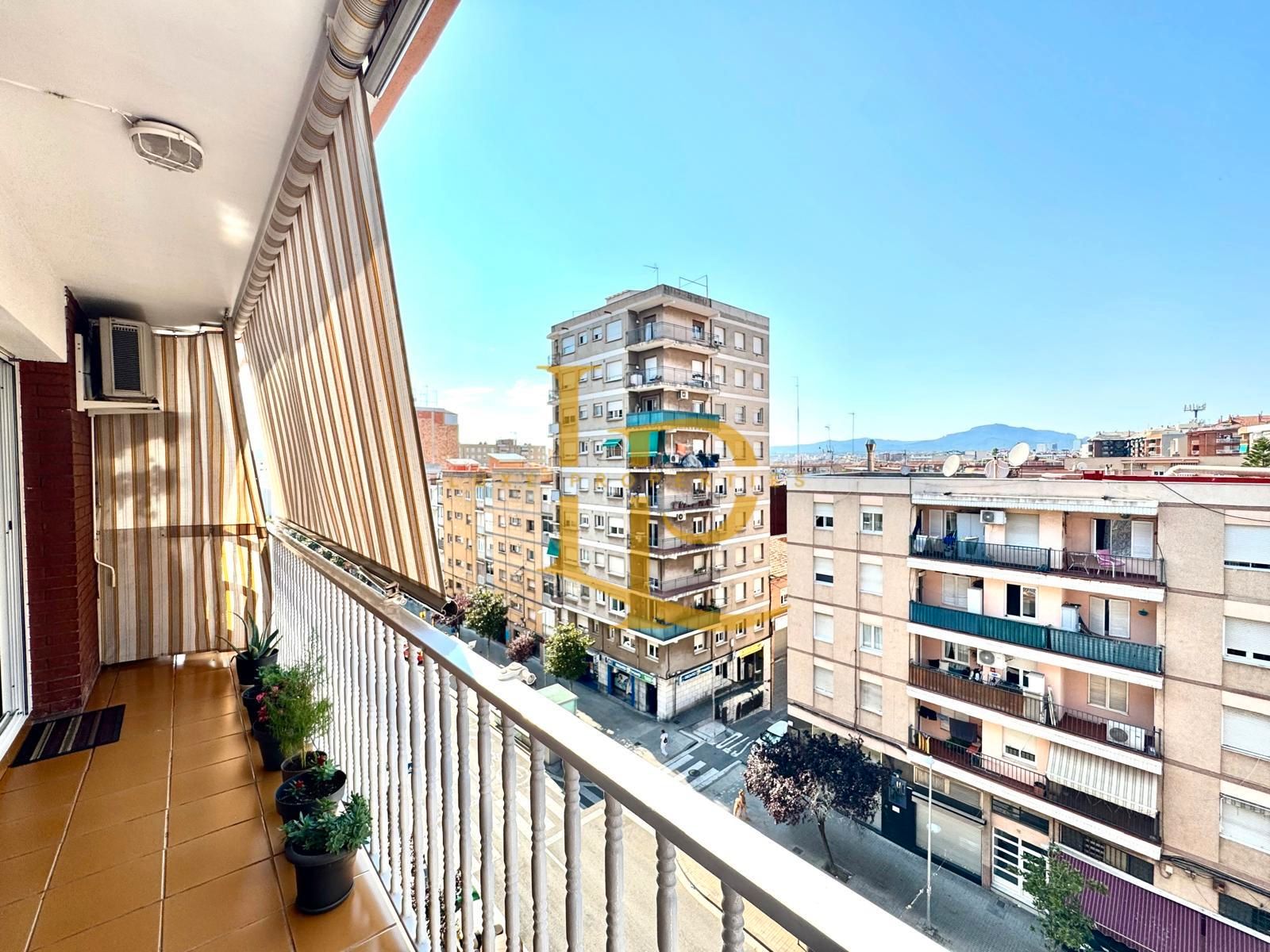 Vista exterior de Pis en venda en Sabadell amb Aire condicionat, Calefacció i Parquet