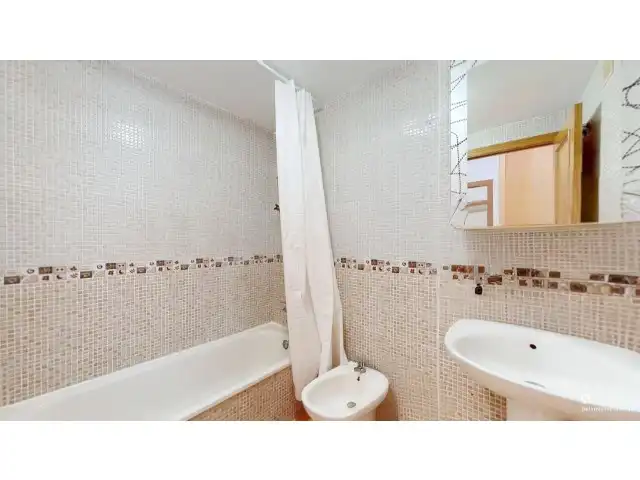 Baño de Piso en venta en Picassent con Aire acondicionado, Terraza y Piscina