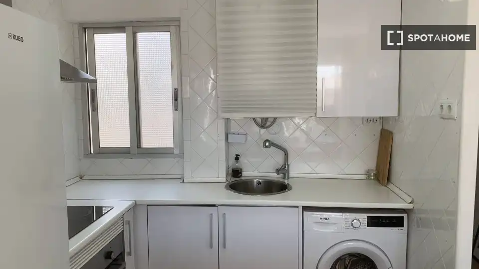Kitchen of Flat for rent in Valencia  with Air Conditioner, Heating and Furnished