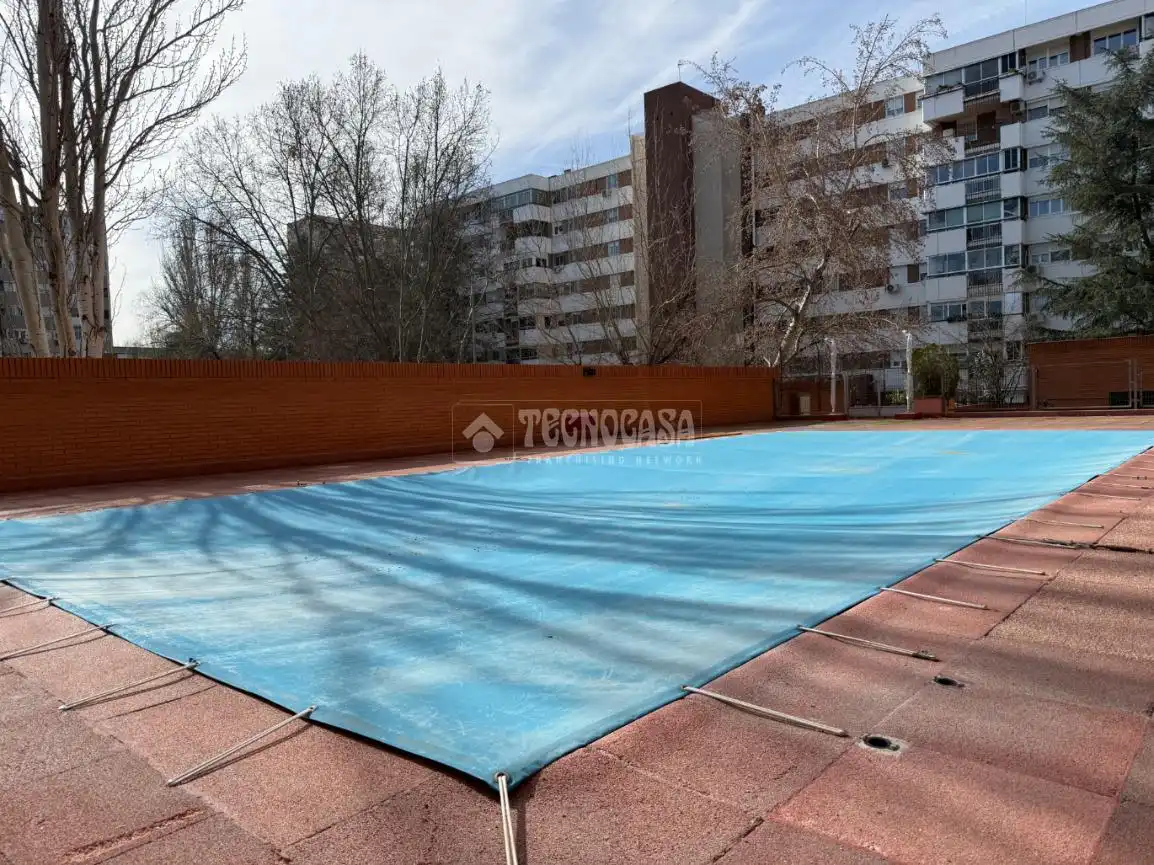 Piscina de Piso en venta en Alcalá de Henares con Aire acondicionado y Terraza