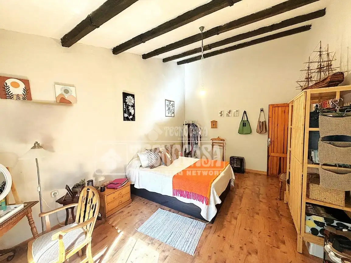 Dormitori de Casa o xalet en venda en Arcas del Villar amb Calefacció, Jardí privat i Traster
