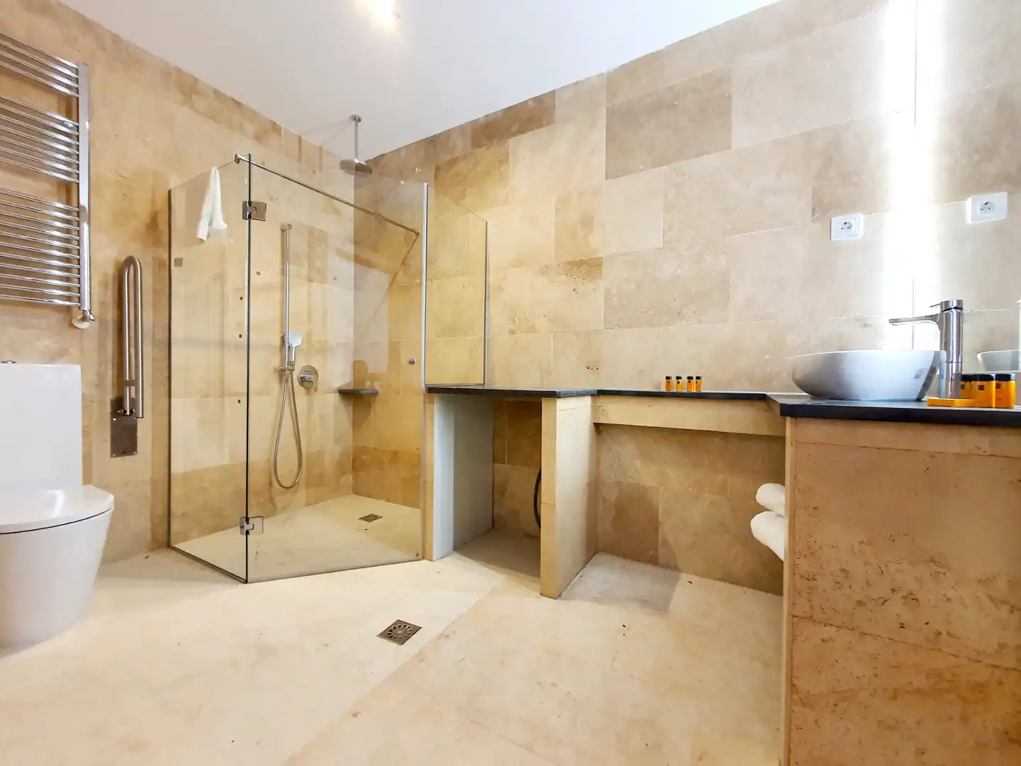 Baño de Ático de alquiler en Madrid con Aire acondicionado, Calefacción y Terraza