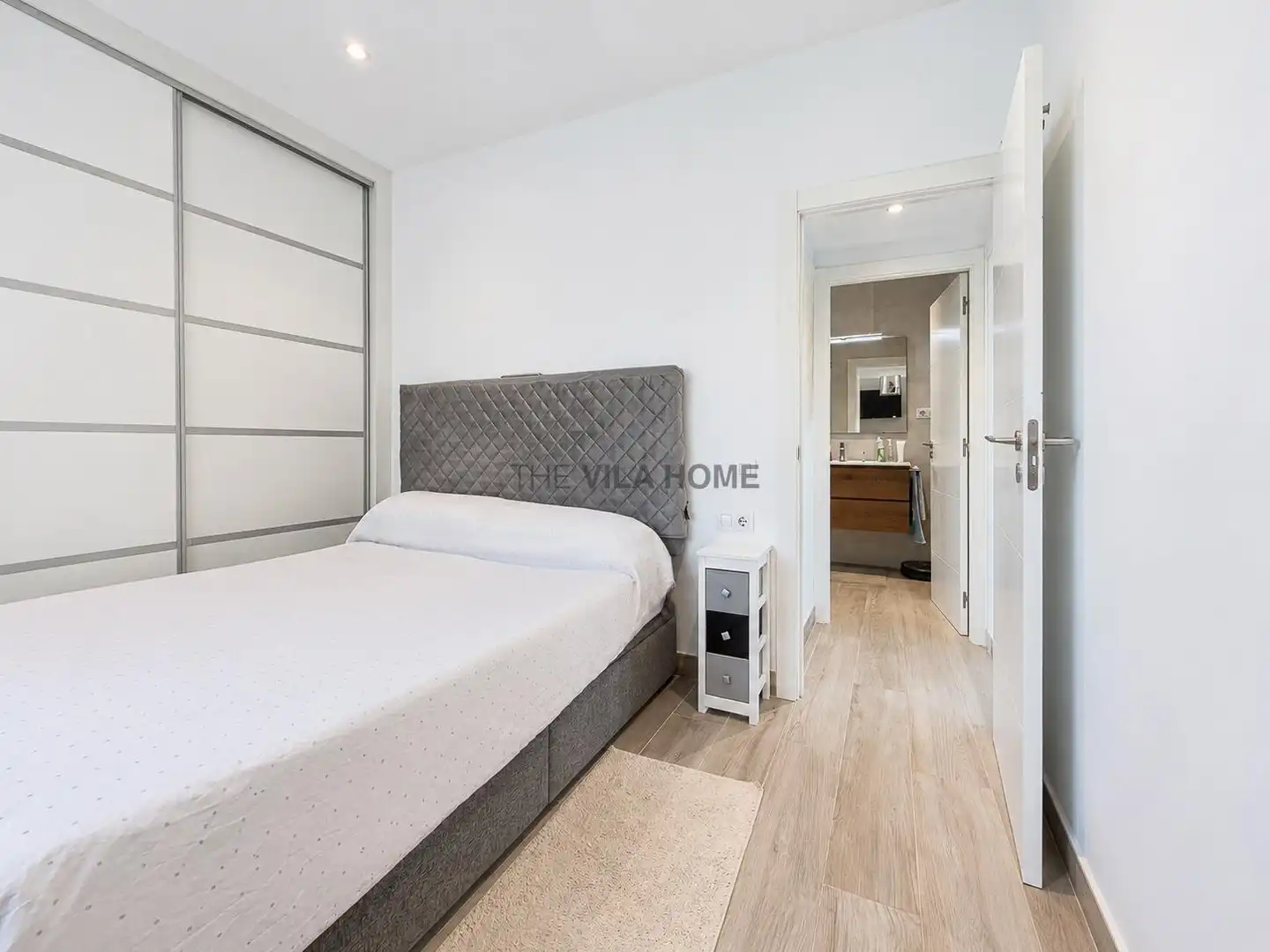 Habitación de Casa o chalet en venta en Vilanova i la Geltrú con Aire acondicionado, Calefacción y Jardín privado