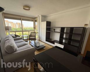 Living room of Flat to rent in  Madrid Capital  with Air Conditioner, Heating and Parquet flooring