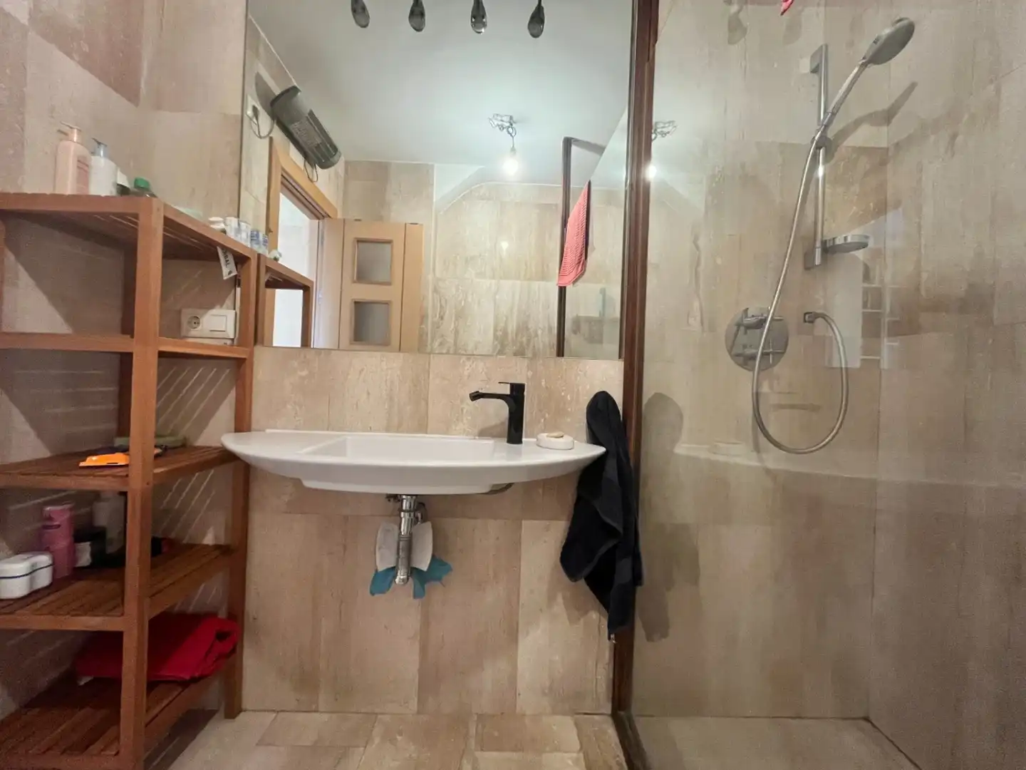 Baño de Apartamento de alquiler en Sevilla con Aire acondicionado, Calefacción y Amueblado
