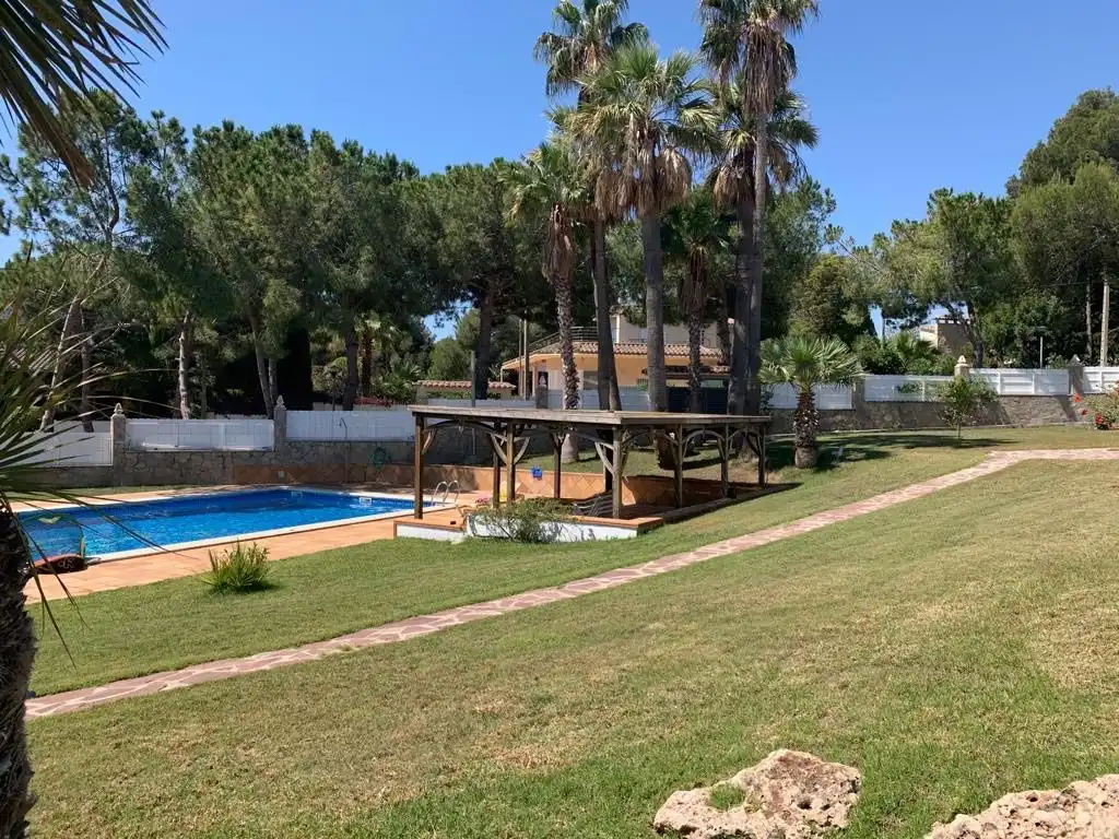 House with pool for sale in Roda de Barà
