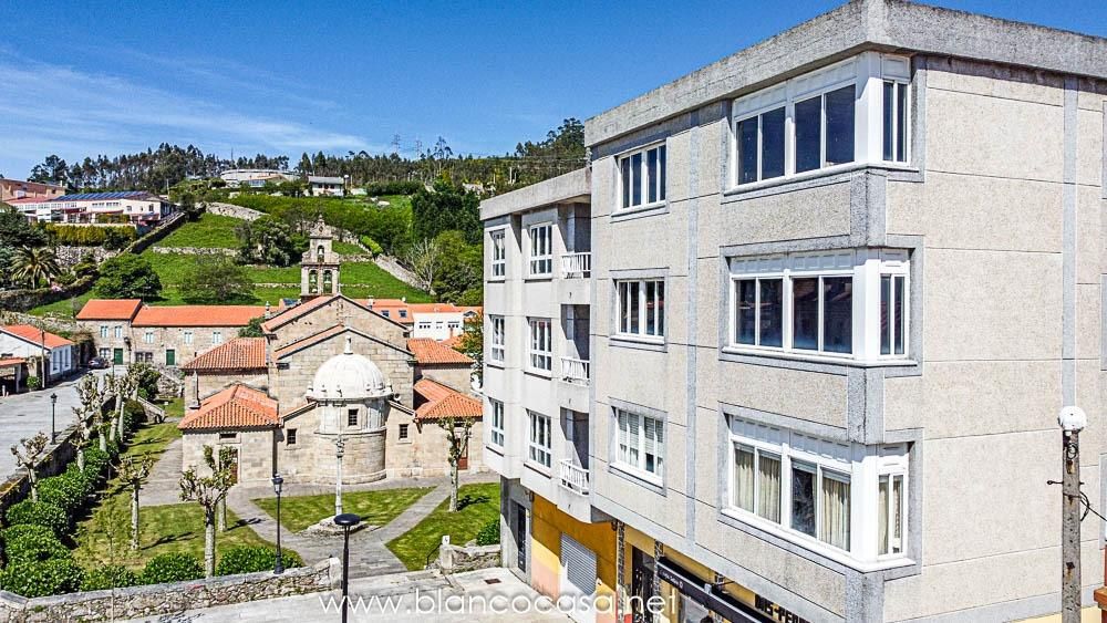 Vista exterior de Edificio en venta en Arteixo