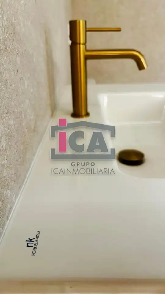 Bany de Apartament en venda en Cáceres amb Aire condicionat i Calefacció