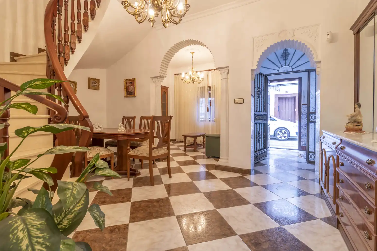 Einfamilien-Reihenhaus zum Verkauf in Brenes mit Terrasse, Möbliert und Balkon