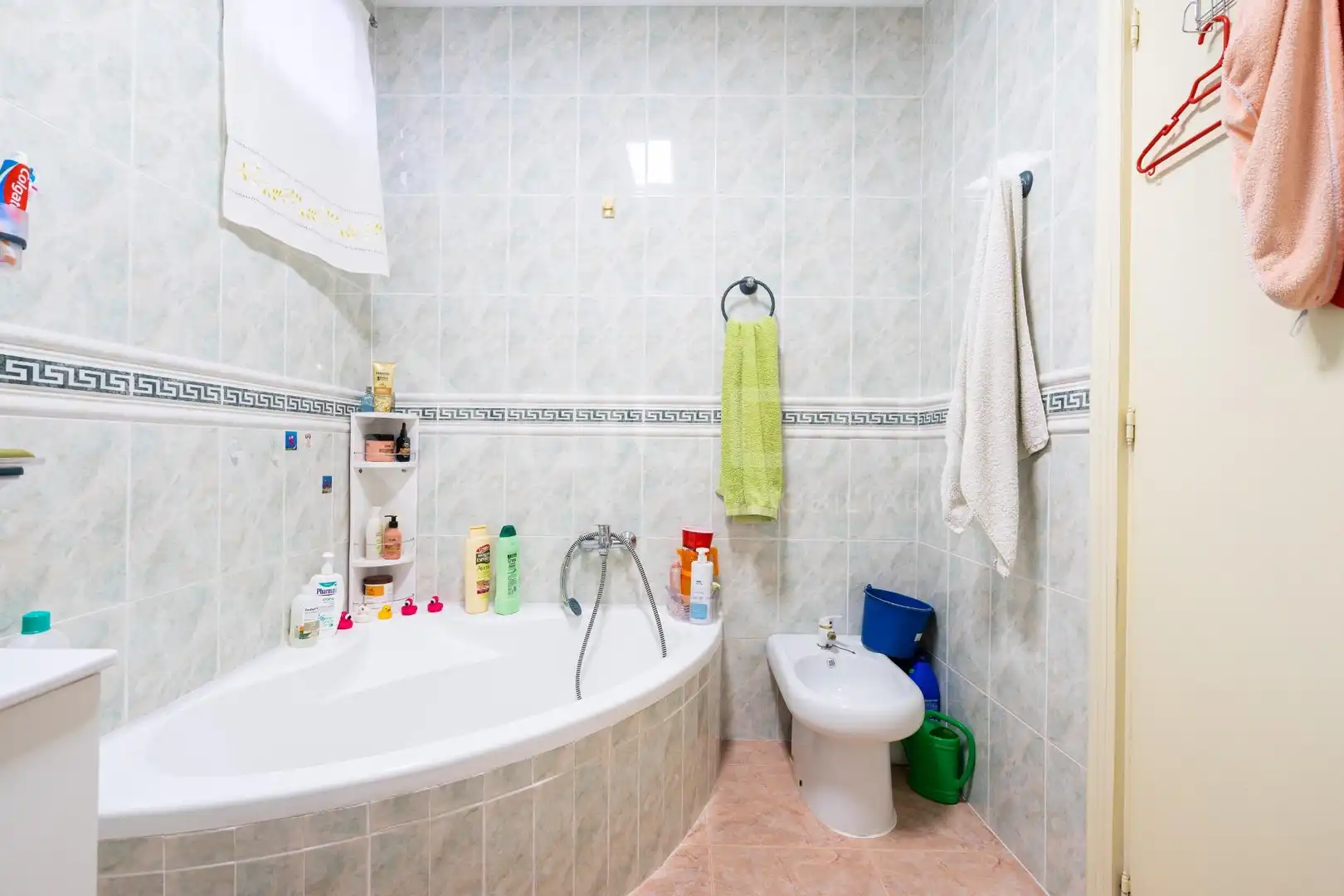 Bathroom of Houses for sale in Sevilla
