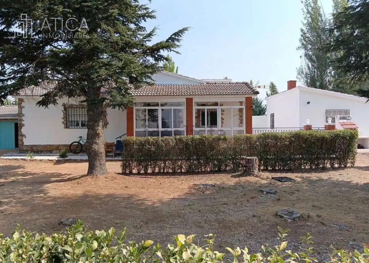 Detached house with pool for sale in Calzada de Valdunciel, imagen 30