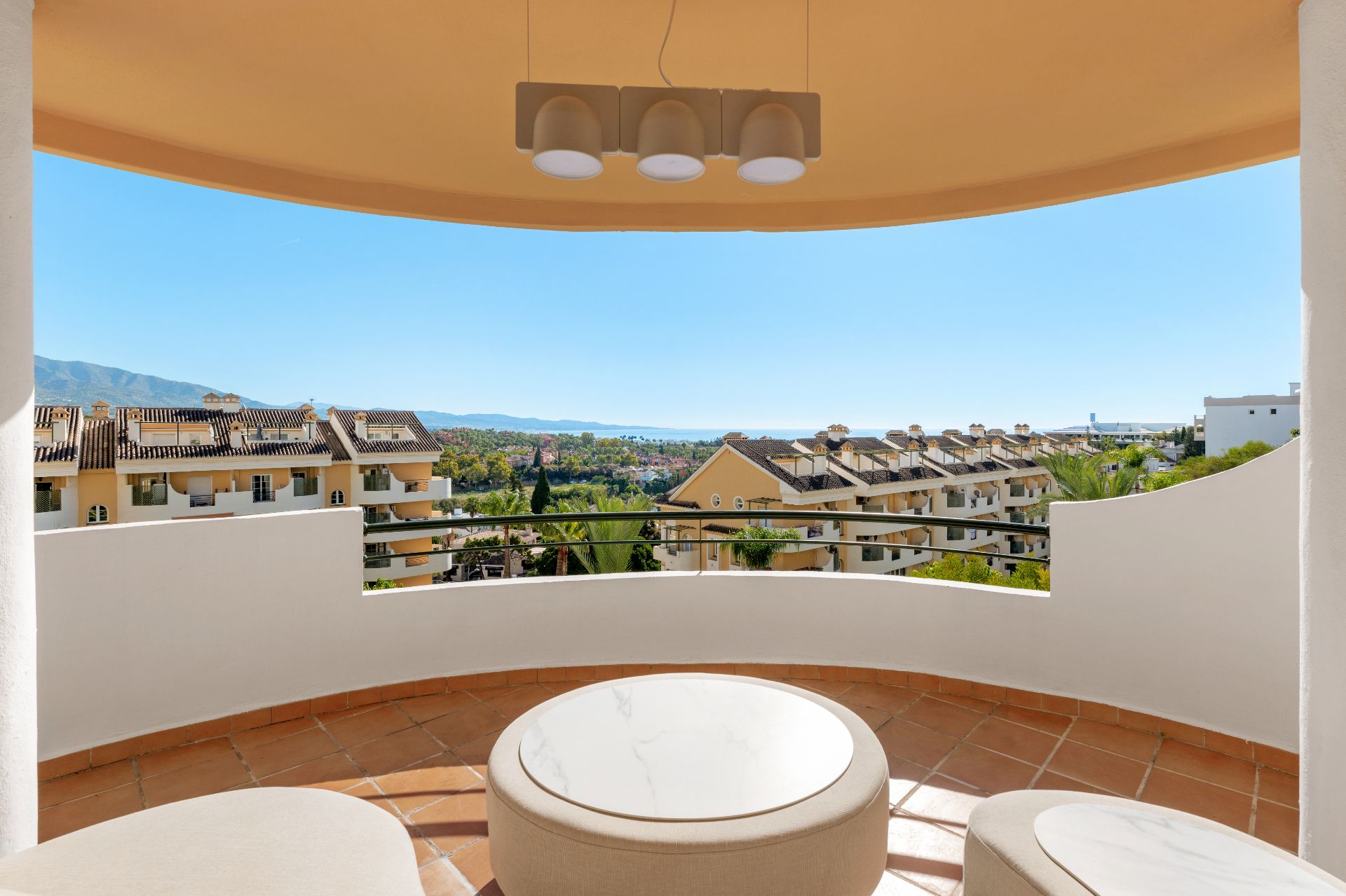Terrassa de Dúplex en venda en Marbella amb Aire condicionat, Terrassa i Traster