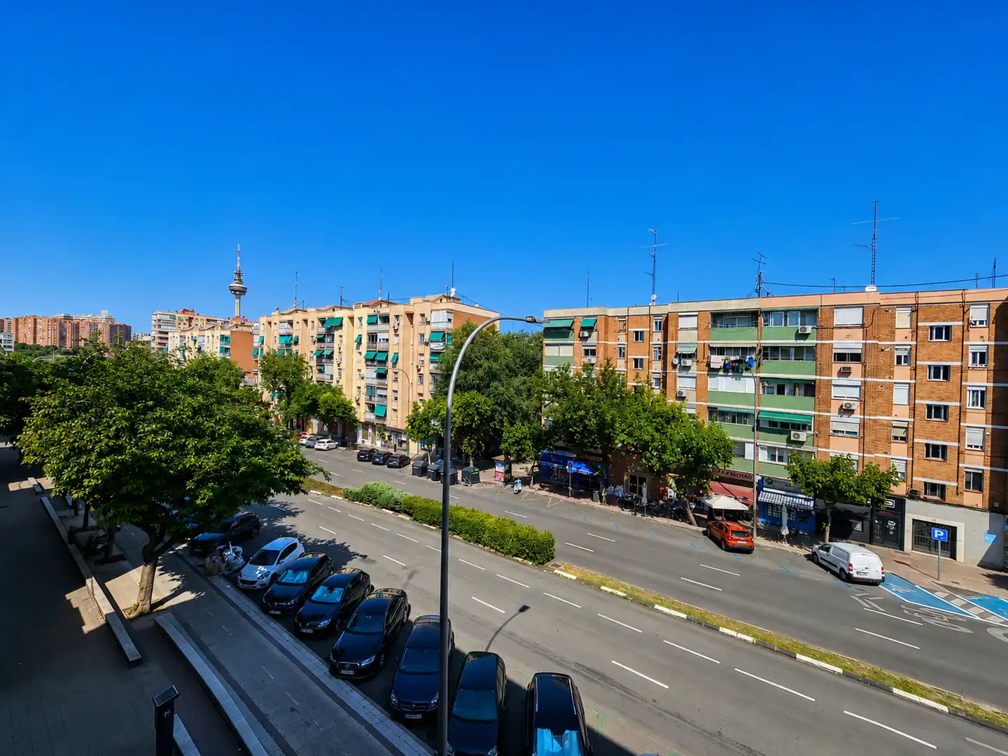 Vista exterior de Piso en venta en Madrid con Calefacción, Parquet y Amueblado