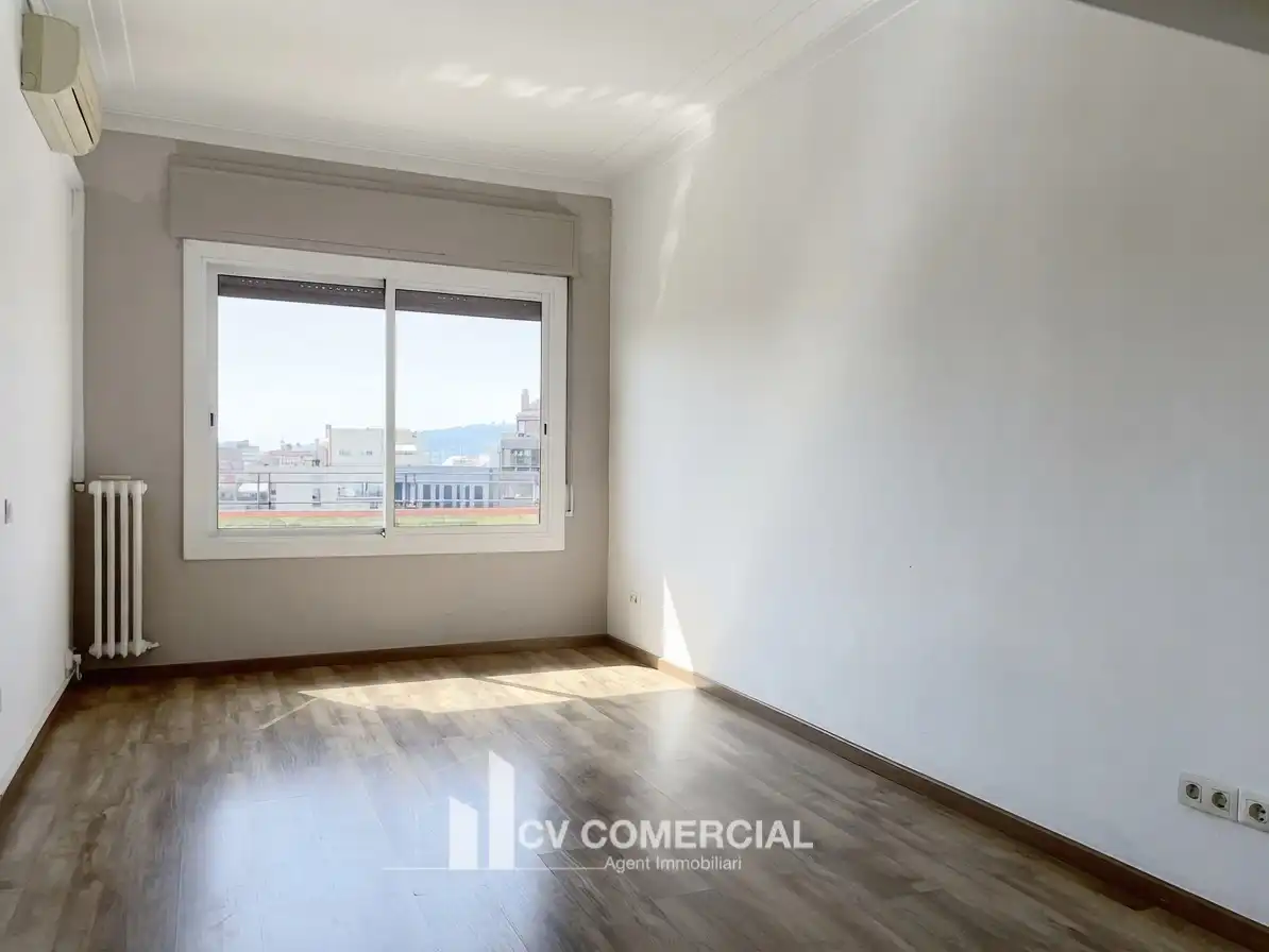 Piso con terraza en venta en Carrer del Comte d'Urgell, imagen 27