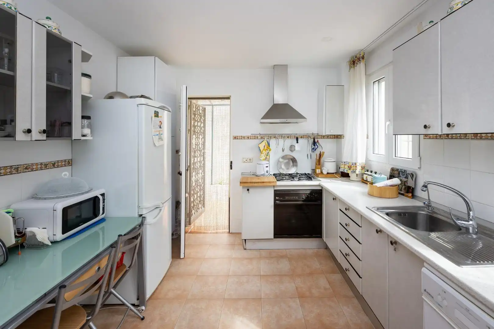 Kitchen of Houses for sale in Barrio de la Vega