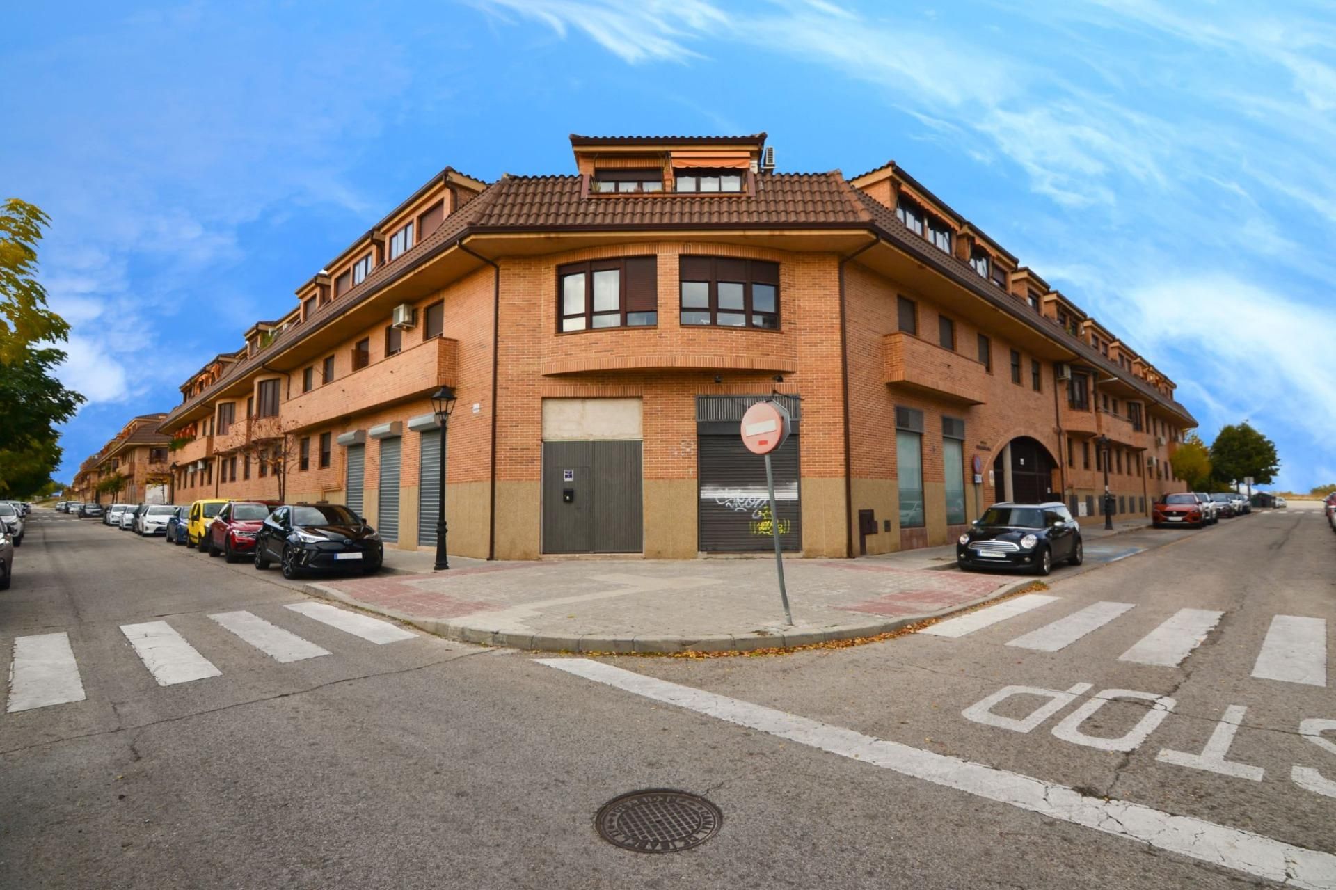 Vista exterior de Dúplex en venda en Brunete amb Calefacció, Parquet i Terrassa