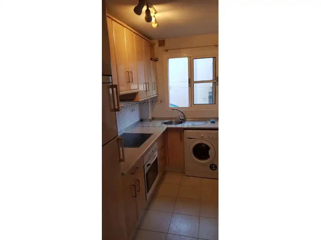 Cocina de Piso de alquiler en Mijas con Aire acondicionado, Jardín privado y Terraza