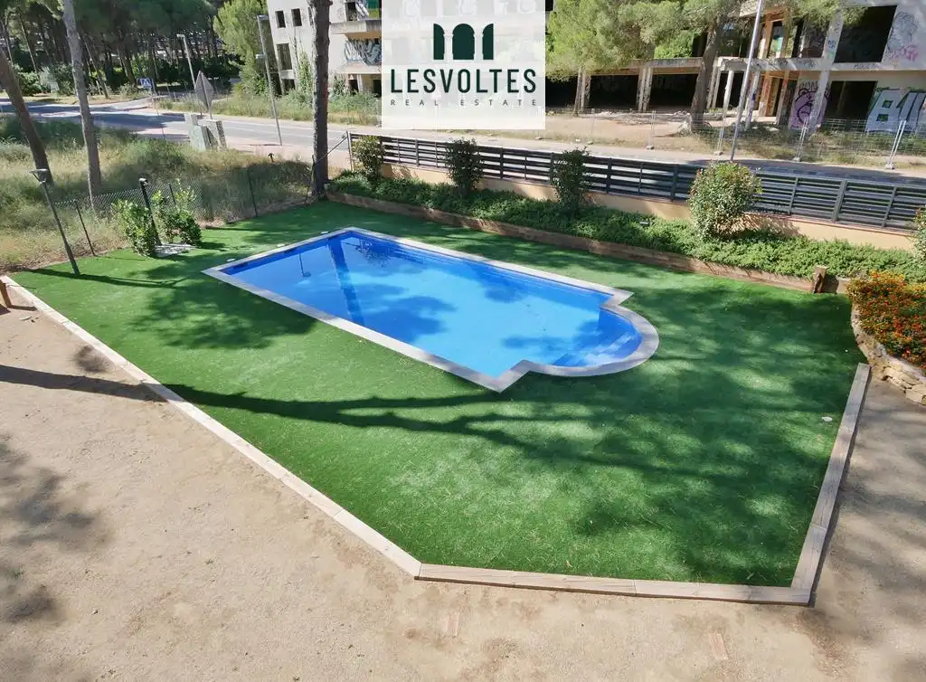 Piscina de Piso en venta en Pals con Calefacción, Parquet y Terraza
