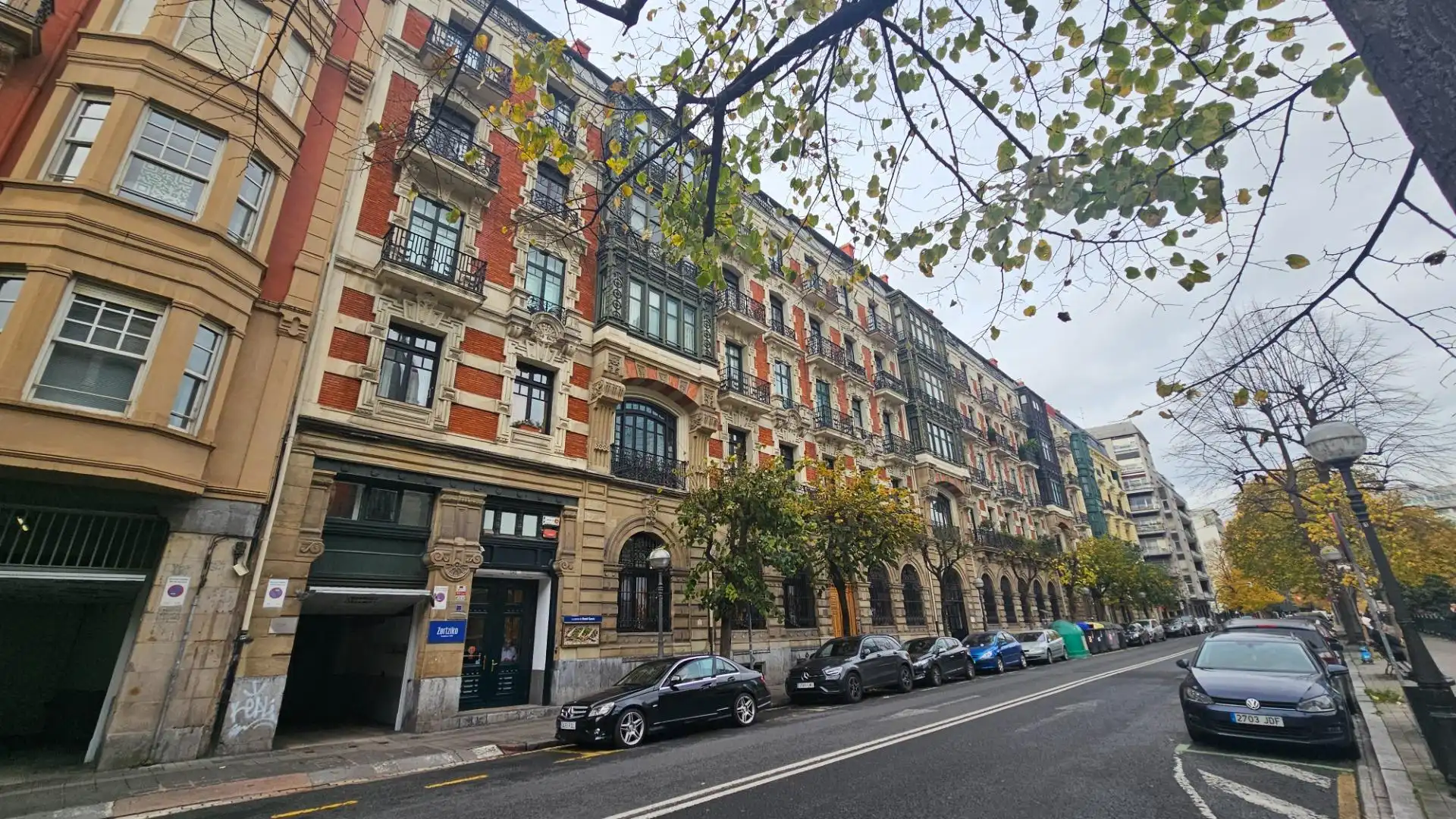 Vista exterior de Local en venta en Bilbao 