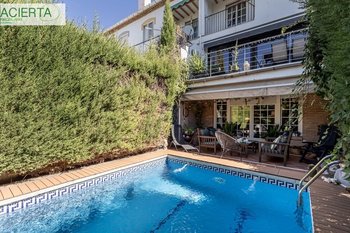 Casa adosada en venta en Calle de la Albahaca, Barrio de la Vega