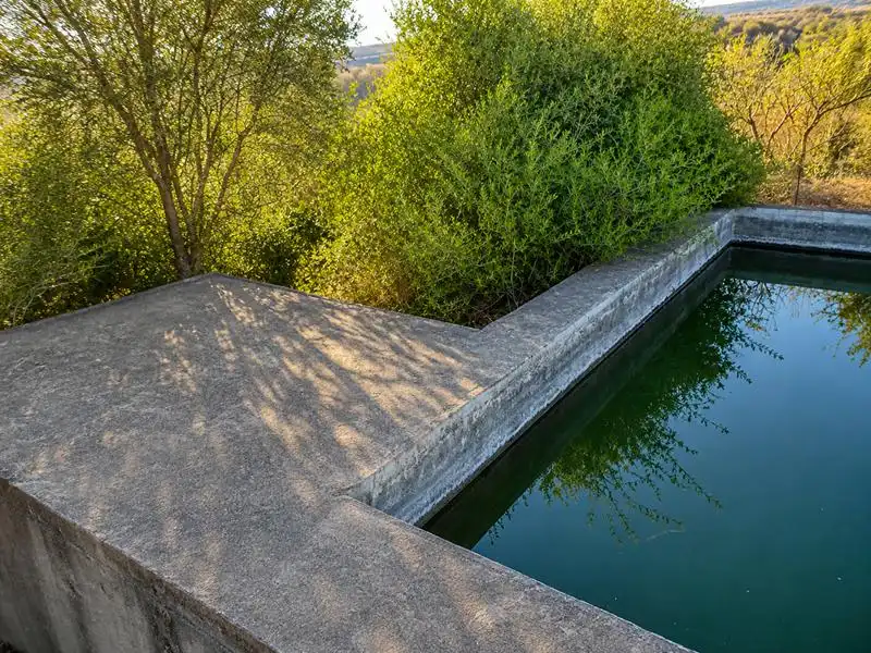 Schwimmbecken von Grundstücke zum Verkauf in Estepona