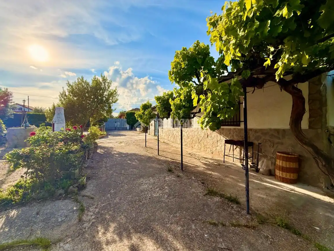 Vista exterior de Casa o chalet en venta en Serracines con Calefacción, Jardín privado y Terraza