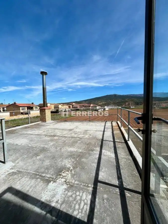 Terraza de Casa adosada en venta en Baños de Río Tobía con Aire acondicionado, Calefacción y Parquet