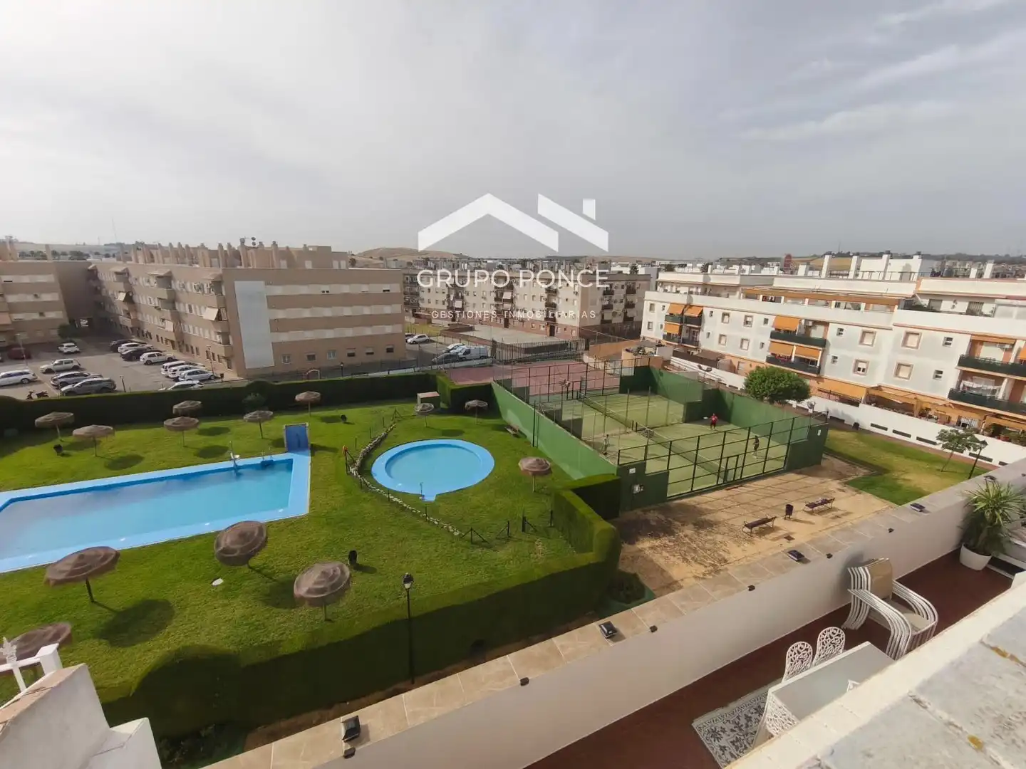 Vista exterior de Piso en venta en Jerez de la Frontera con Aire acondicionado, Terraza y Trastero