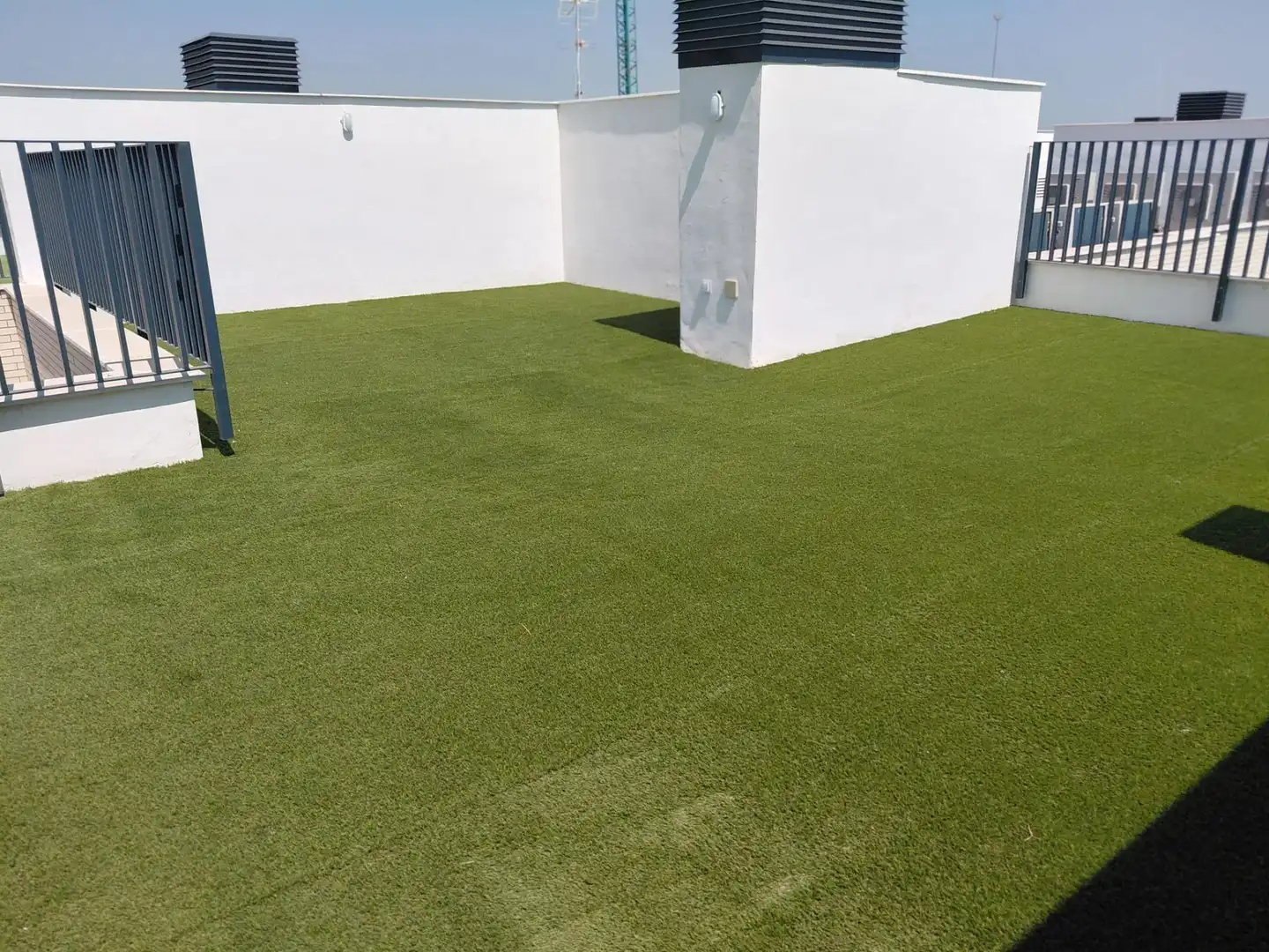 Terrasse von Dachboden zur Miete in Camas mit Klimaanlage, Heizung und Privatgarten
