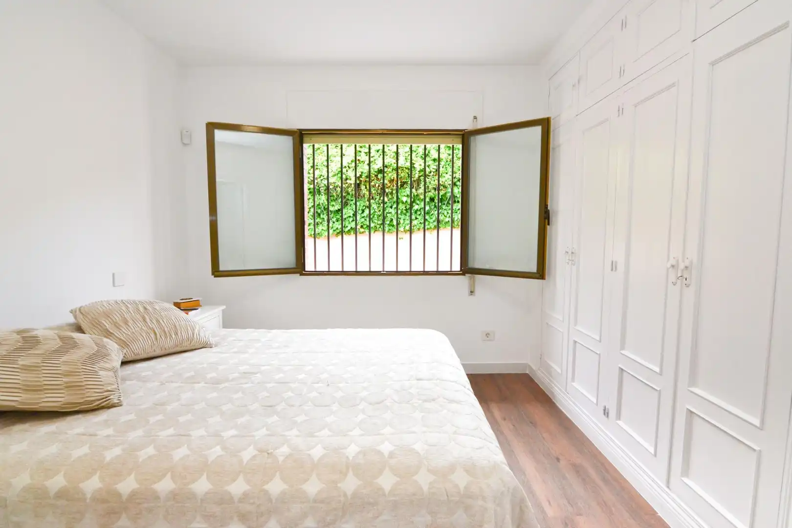 Bedroom of Houses for sale in Casarrubios del Monte  with Air Conditioner, Heating and Private garden