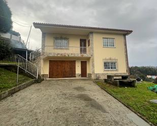 Vista exterior de Casa o xalet de lloguer en Culleredo amb Calefacció, Jardí privat i Moblat