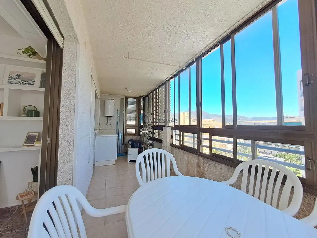 Terraza de Apartamento de alquiler en Benicasim / Benicàssim con Amueblado y Piscina comunitaria