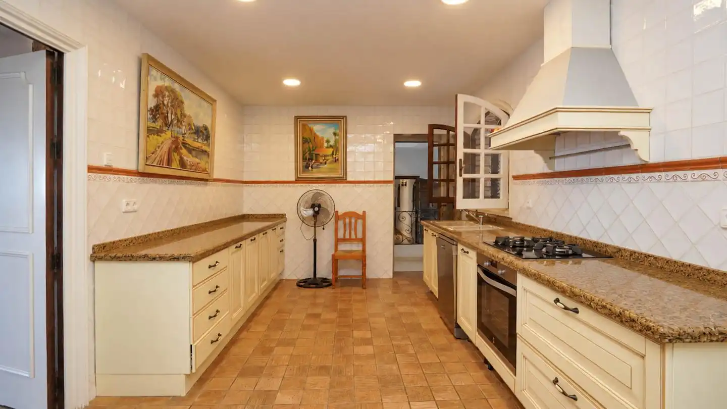Casa amb terrassa en venda a Avinguda de la Armada Española, imagen 8
