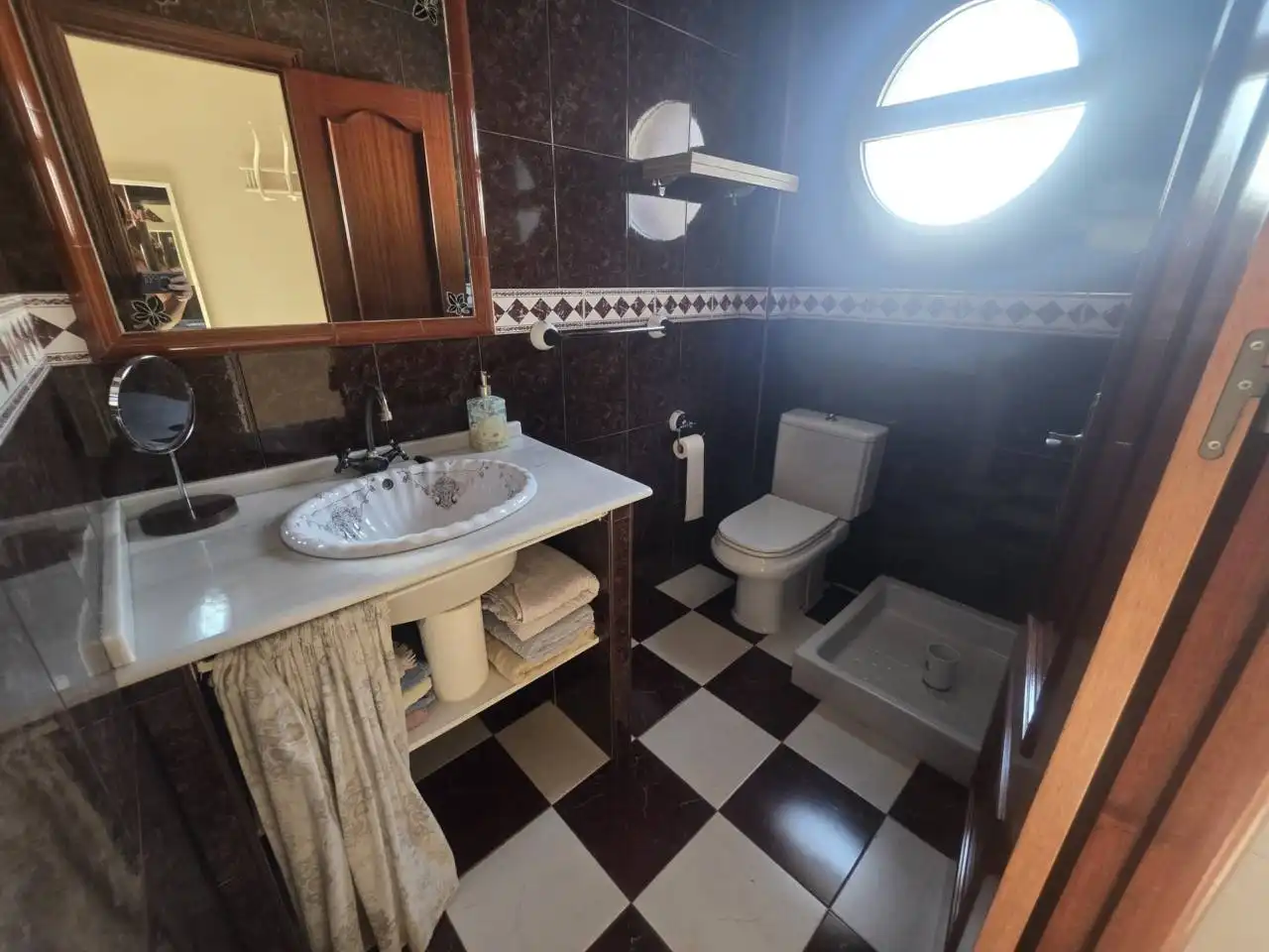 Bathroom of Houses for sale in Chiclana de la Frontera  with Air Conditioner and Terrace