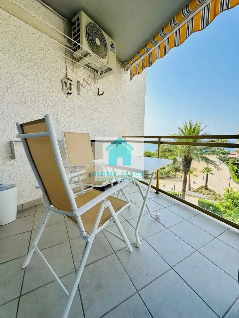 Vista exterior de Apartament de lloguer en Mont-roig del Camp amb Aire condicionat, Calefacció i Jardí privat