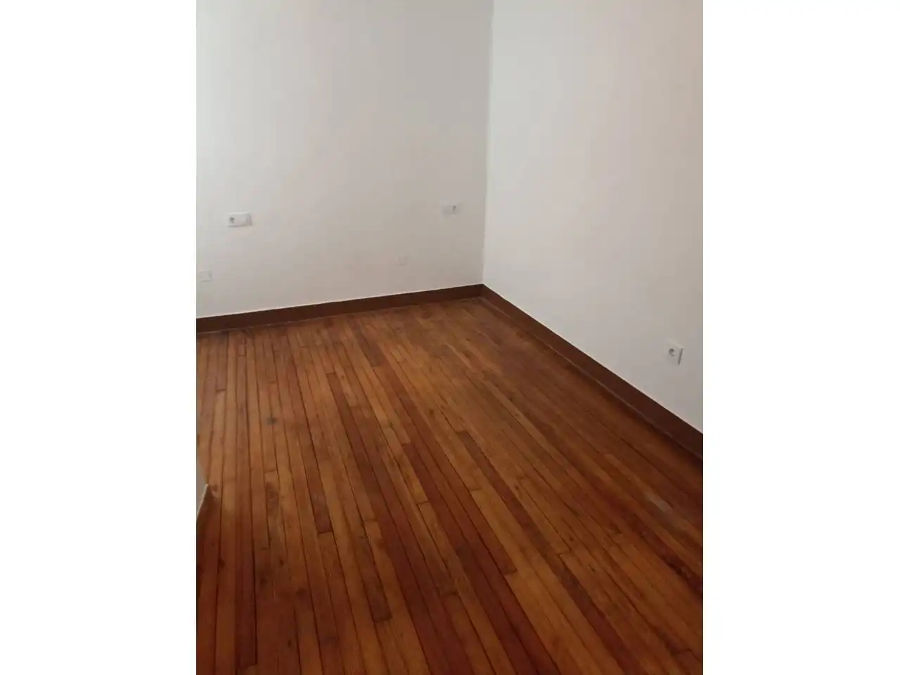 Bedroom of Flat for rent in Santiago de Compostela   with Parquet flooring, Terrace and Alarm
