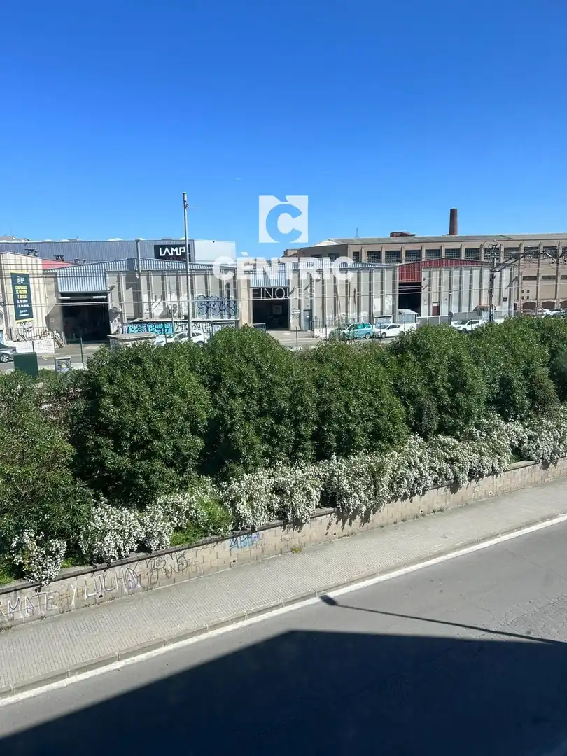 Vista exterior de Piso en venta en Terrassa