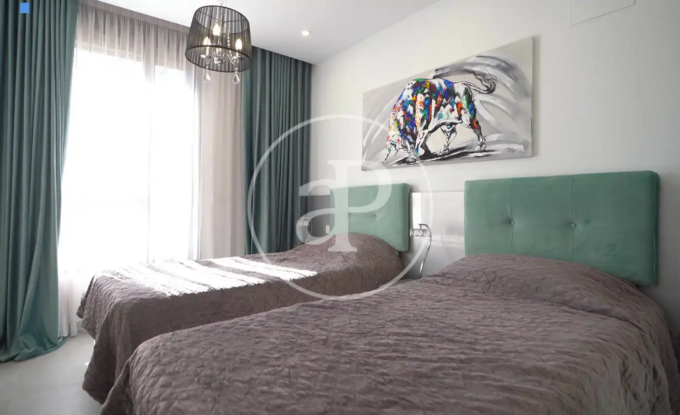 Schlafzimmer von Einfamilien-Reihenhaus zum Verkauf in Villajoyosa / La Vila Joiosa mit Klimaanlage, Heizung und Privatgarten