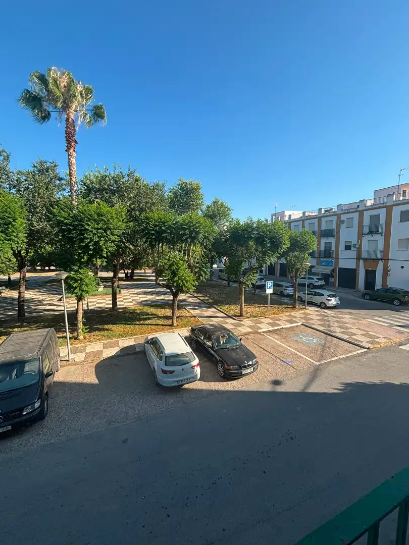 Aparcament de Pis en venda en Los Palacios y Villafranca amb Aire condicionat, Traster i Balcó