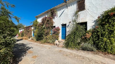Se venden 3 casas  ideales para explotarlas como turismo rural, las viviendas están enclavadas sobre una parcela de unos 4.500m2.
