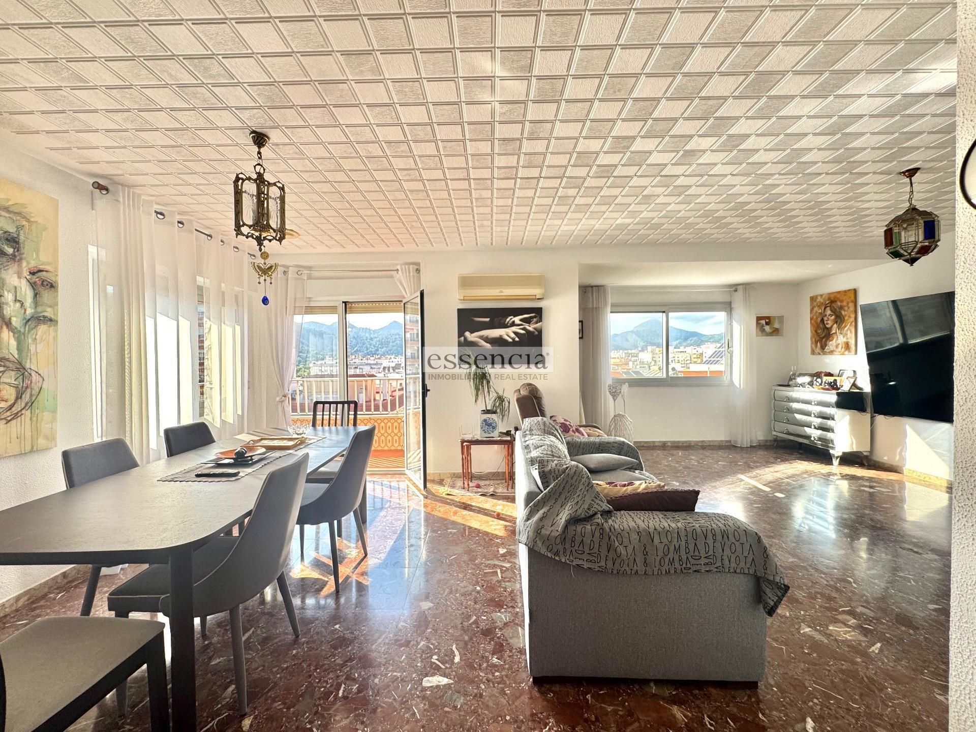 Sala d'estar de Pis en venda en Gandia amb Aire condicionat i Balcó