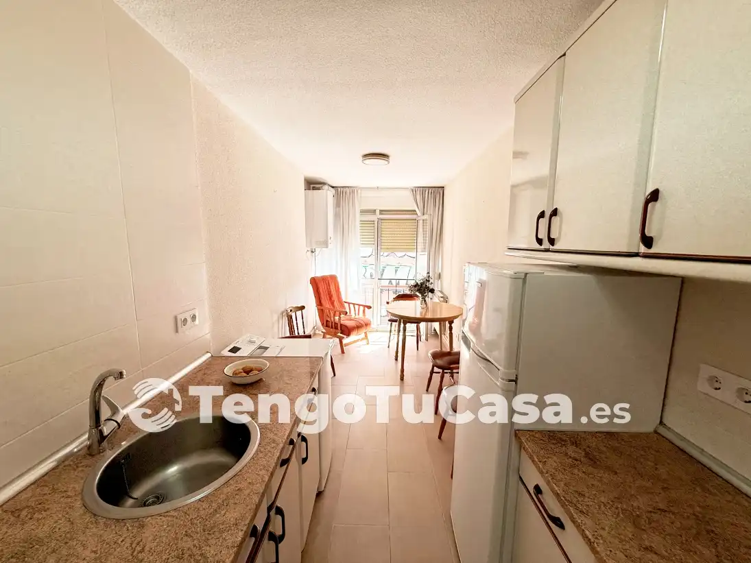 Kitchen of Flat for rent in Madrid  with Heating, Furnished and Oven