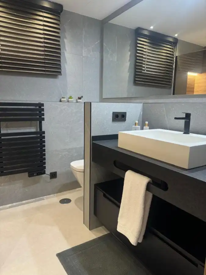 Bany de Apartament en venda en Torrevieja amb Aire condicionat, Calefacció i Jardí privat